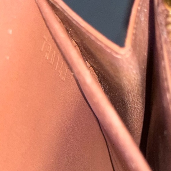 LOUIS VUITTON VERNIS MOCHA BROWN SARAH WALLET - Picture 4 of 16